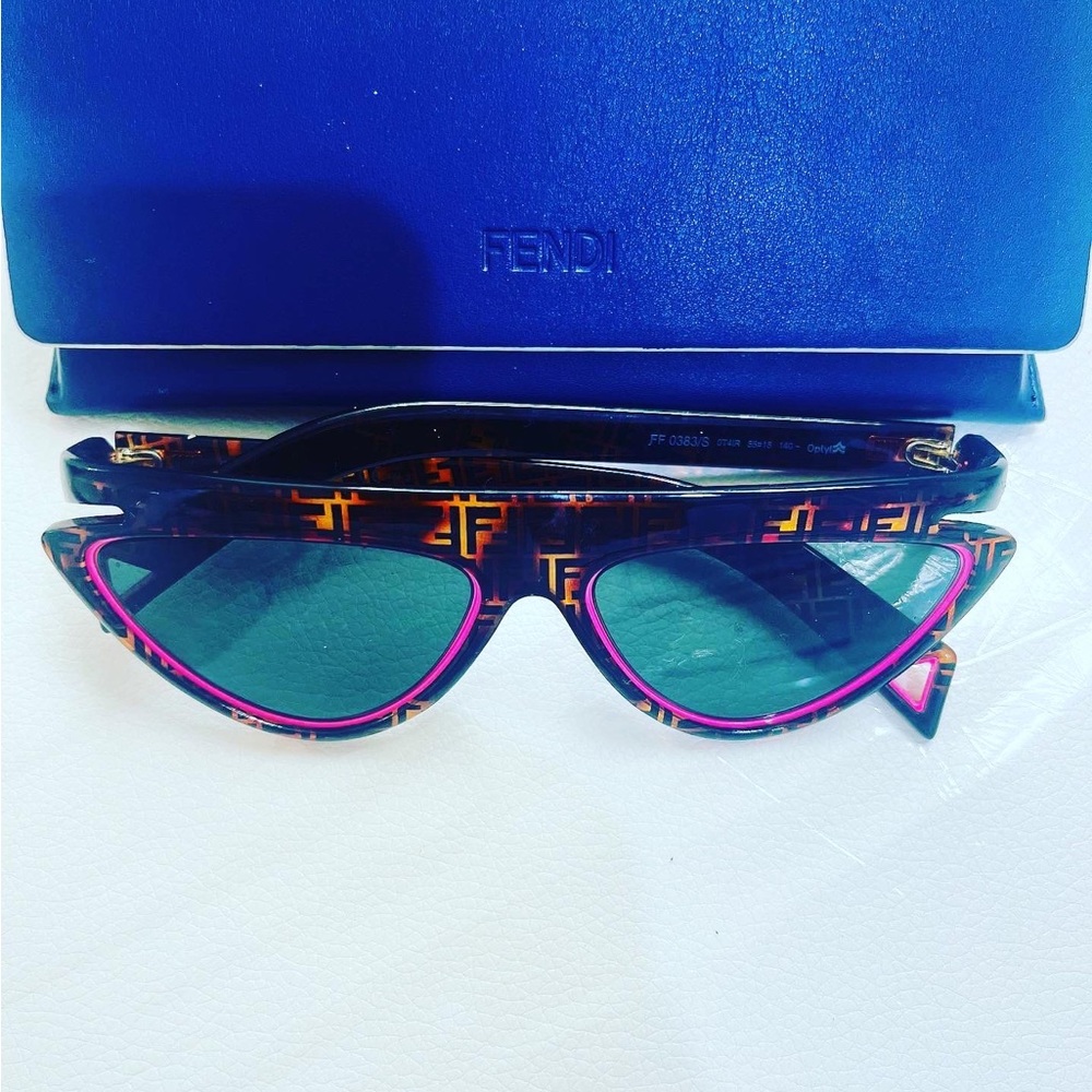 RUNWAY FENDI PINK RIM & Turquoise sunglasses - Picture 2 of 5